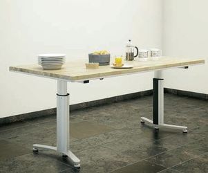 17885 pr05142%20freestanding%20adjustable%20worktable