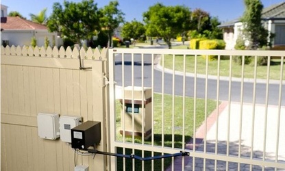 18061 pr03563%20magic%20button%20swinging%20gate%20operation