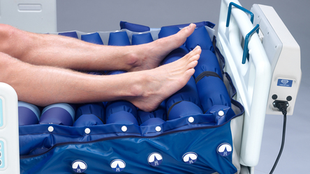 25165 arjohuntleigh products therapeutic surfaces acute care active therapy range nimbus mattress heel guard