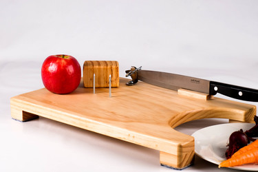 34231 chopping board with wiltshire knife modified with spikes 6 %28002%29