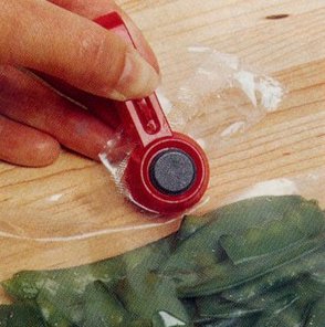 North Coast Bag Opener With Magnet