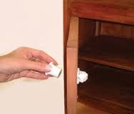 7329 pr11544%20hafele%20child%20safety%20latch